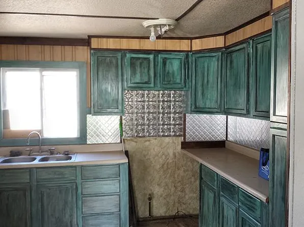 201 N Main St, Pavillion, WY 82523