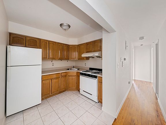 4th image of 5212 Roosevelt Ave #4