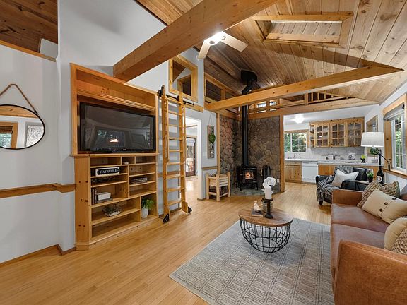 4th image of 18143 Zella Ct