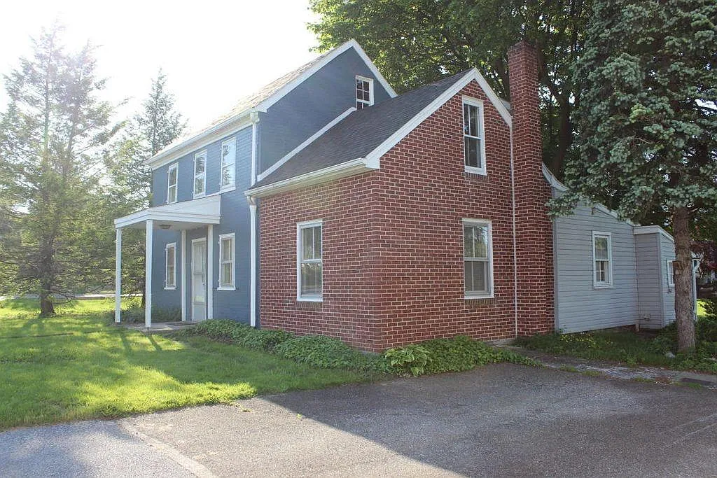 3 bed, 1.5 bath, 1238 sqft, $2,850 — Photo 1