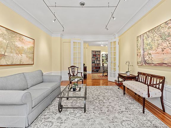 2nd image of 200 W 54th St APT 6E