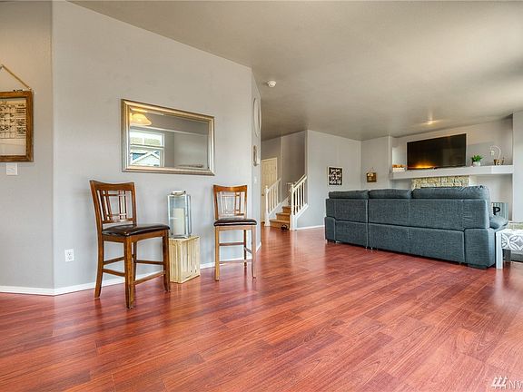 4th image of 20613 74th Ave E
