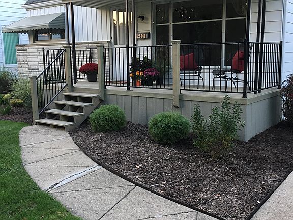 3rd image of 28540 Rush St