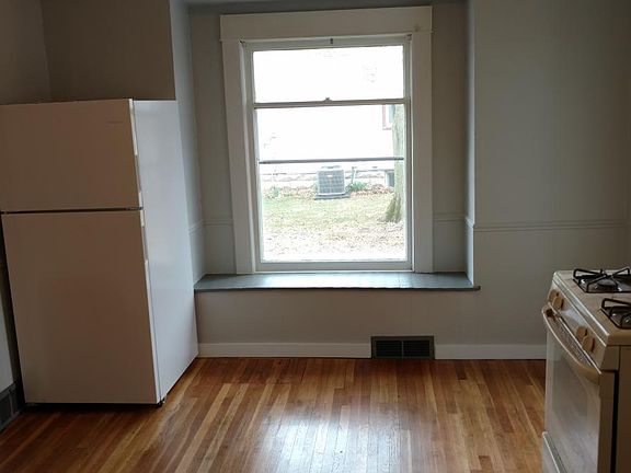 4th image of 3056 Barrett Ave SW APT 2