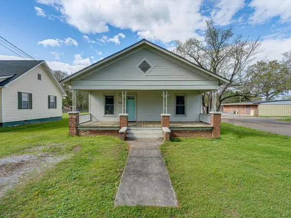 705 W 12th St, Chickamauga, GA 30707