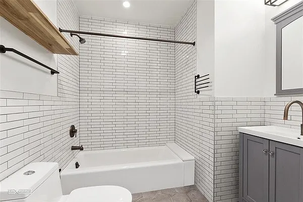 Rented by Bold Marketing | media 4