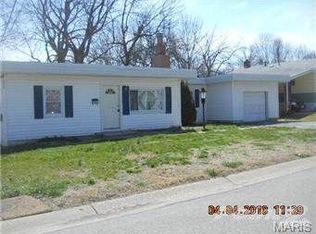 3664 Long Dr, Saint Ann, MO