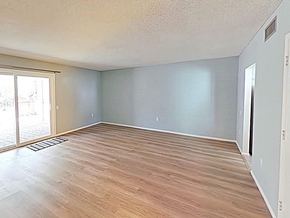 3rd image of 47 W Calle Del Lago