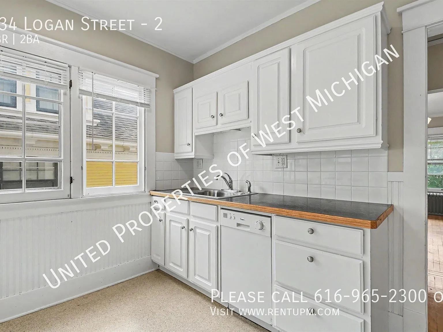 Available Now | 2 Bed 1.5 Bath Apartment in the Heritage Hill Neighborhood | Tons of Character! |... — Photo 4