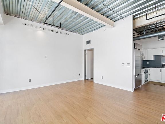 5th image of 330 E 11th St #607