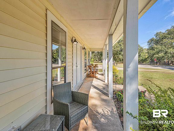 4th image of 6135 Oak Cliff Dr