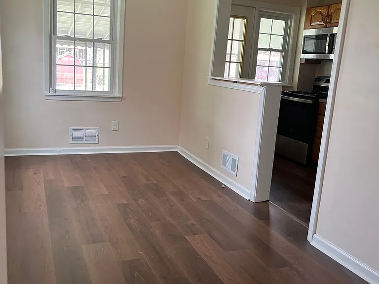 7452 Lawrence Rd — Photo 10