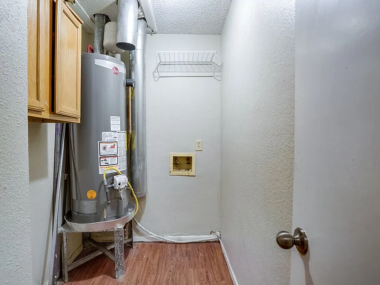 1503 Wheless Ln — Photo 8