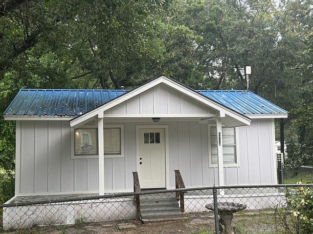 1st image of 9759 Navajo Ln