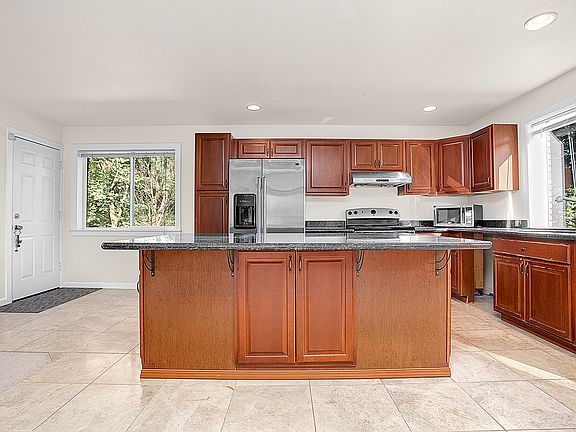5th image of 13238 Renton Ave S