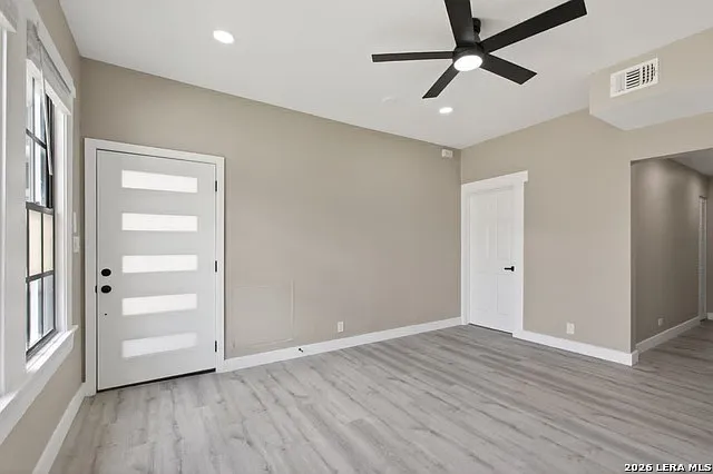 906 W Craig Pl — Photo 17