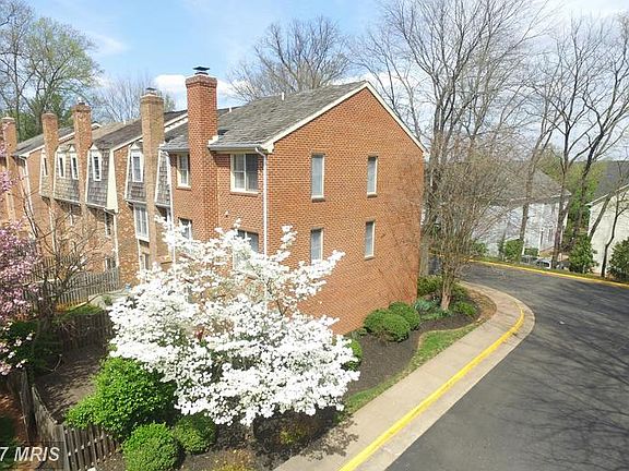 5th image of 2961 Oakborough Sq