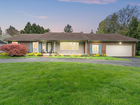 2nd image of 1131 Riverside Dr