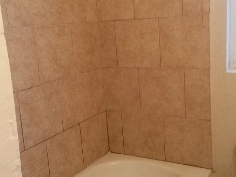 1404 NE 9th St #3 — Photo 14