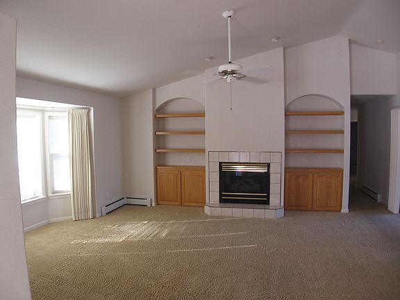 3rd image of 2673 Cambridge Dr