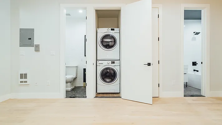 Rented by Nooklyn NYC LLC | media 22