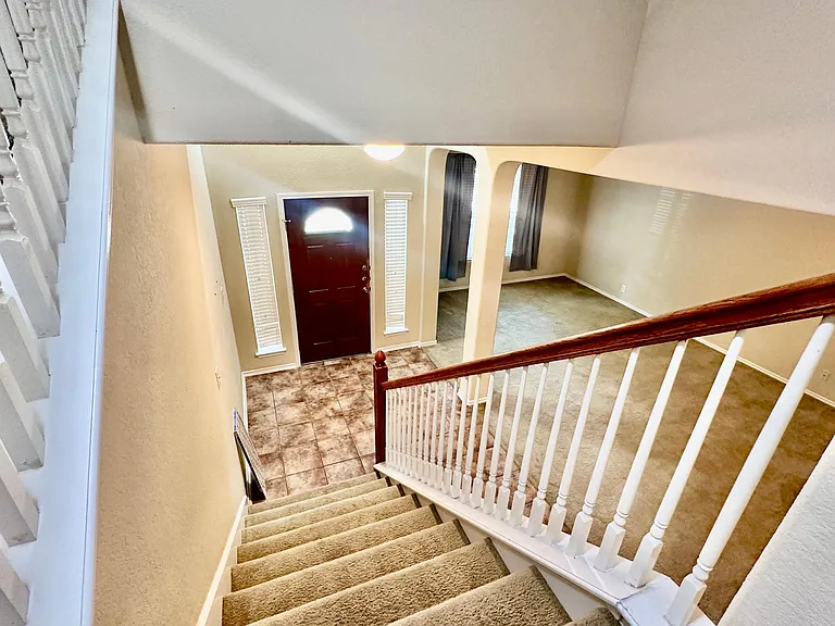 786 San Mateo — Photo 16