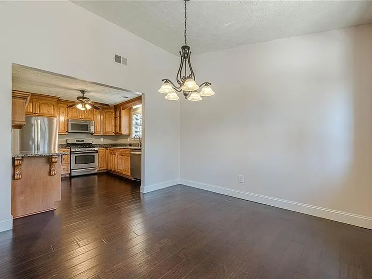2491 Redfield Dr — Photo 11