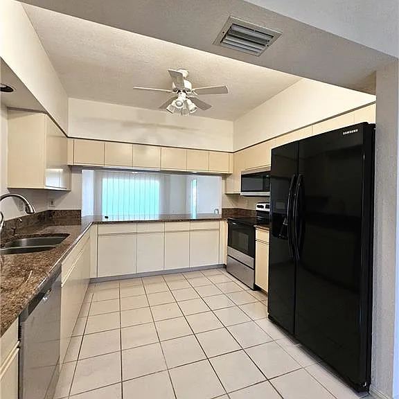 6025 Chardonnay Ln #102 — Photo 7