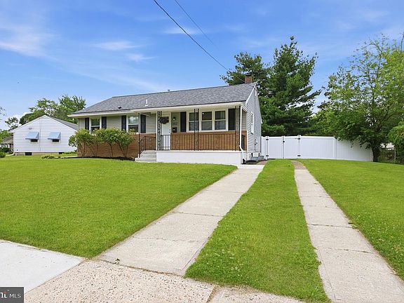 2nd image of 302 Veterans Dr