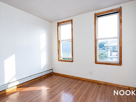 3rd image of 221 Knickerbocker Ave APT 3R