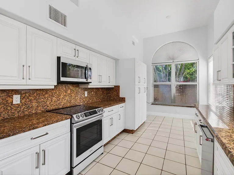 7848 Travlers Tree Dr — Photo 14