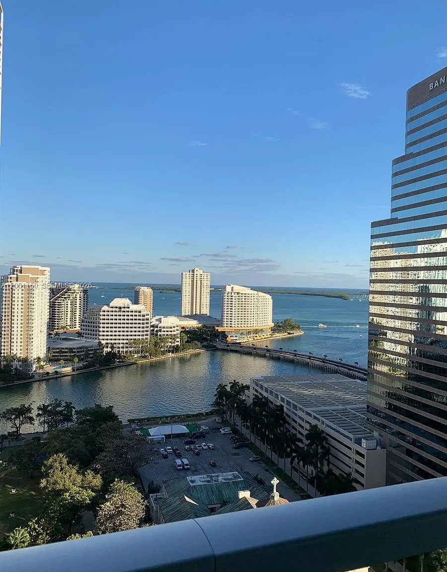 500 Brickell East Condo — Photo 2