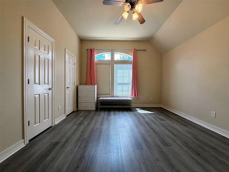 4702 Payton Chase Ln — Photo 35