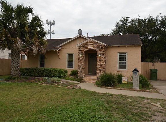 2nd image of 105 Acacia Dr