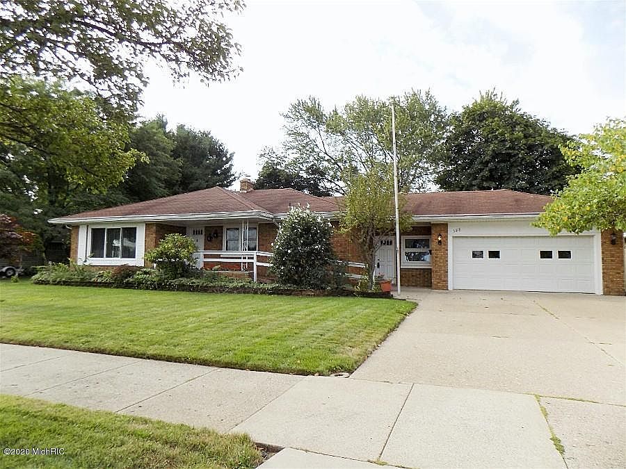1st image of 388 W 28th St