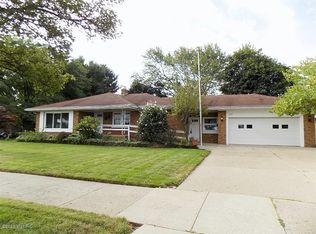 388 W 28th St, Holland, MI 49423