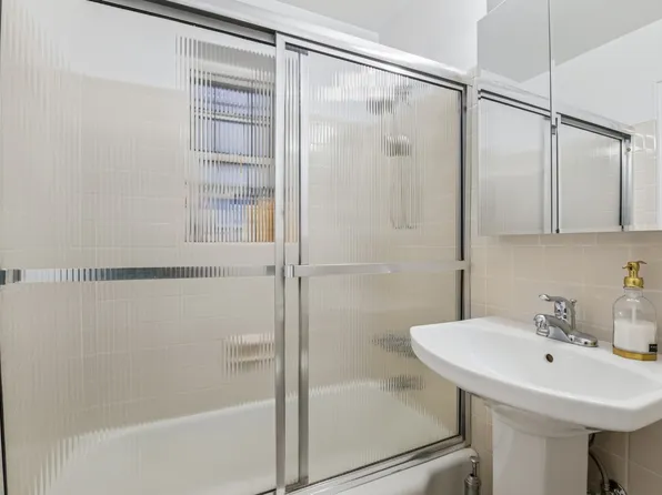 75-02 Austin Street image 14 of 16