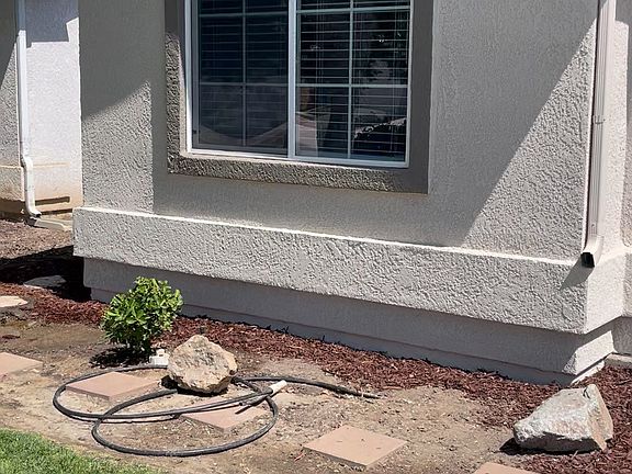 4th image of 1056 Yellowstone Dr