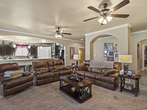 4th image of 207 Pecan Dr