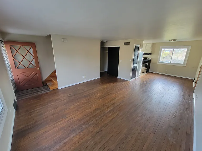 444 N Henninger St — Photo 4