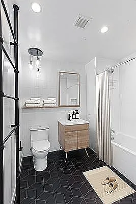 Rented by Bohemia Realty Group | media 12