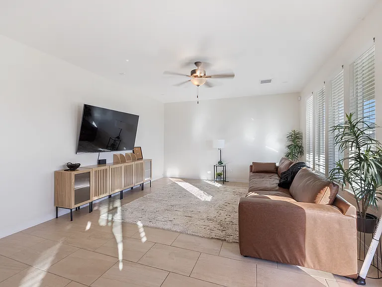 12804 De La Rosa Ave — Photo 17