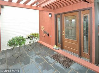 1608 Waters Edge Ln, Reston, VA 20190