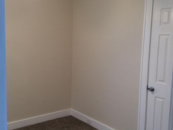 2nd image of 3858 Loraine Ave SW