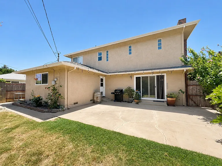 2019 Debbie Ln — Photo 10