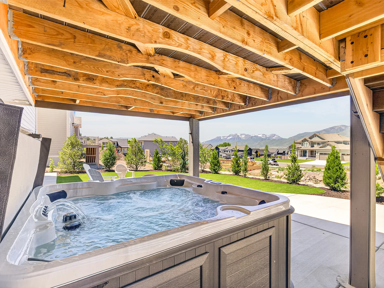 5 bed, 3800 sqft, $8,900 — Photo 3