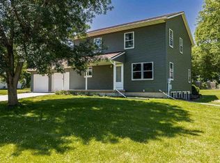 4293 Maureen Ter, Iowa City, IA 52240