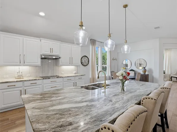 316 Raptor Beak Way, Cedar Creek, TX 78612