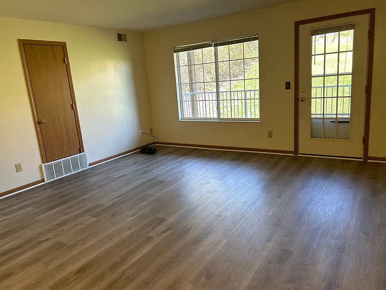 1005 Valley View Ln #9 — Photo 6