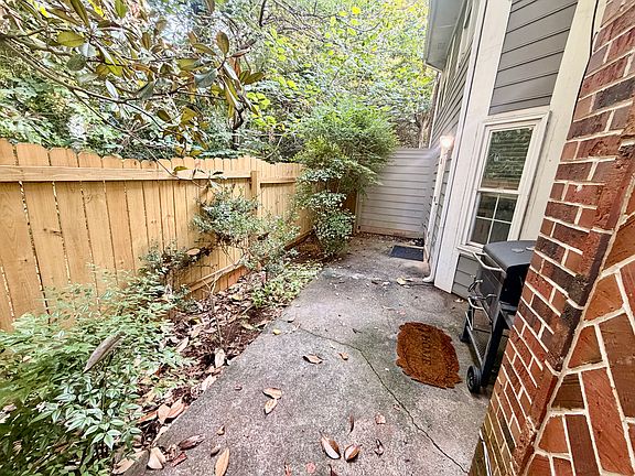 4th image of 1008 Mansfield Ct